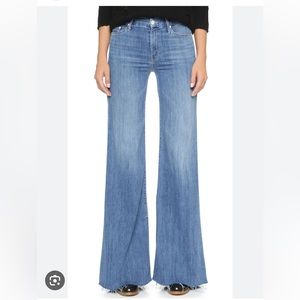Slightly flared mother jeans
